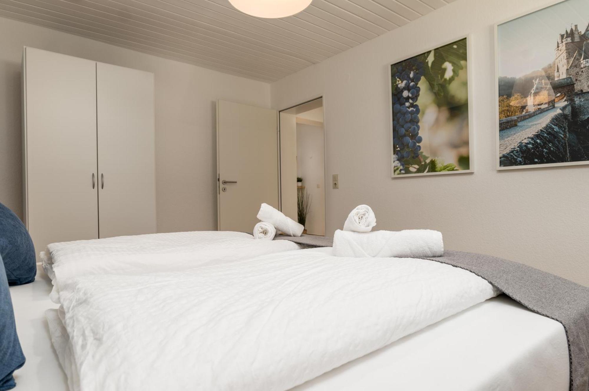 Riesling Appartement For 2 - 4 People - Billiards - Balcony With Mosel View - Parking - Wine Barrel Bar - Fully Equipped Kitchen - Netflix - Waiputv - 3 Km From Cochem Klotten Exterior photo